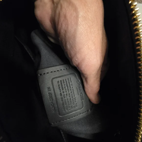 Coach GREEN Handbag with Gold Chain - Picture 12 of 16